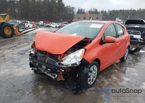 2013 Toyota Prius C Three from USA, damaged, VIN JTDKDTB31D1038830